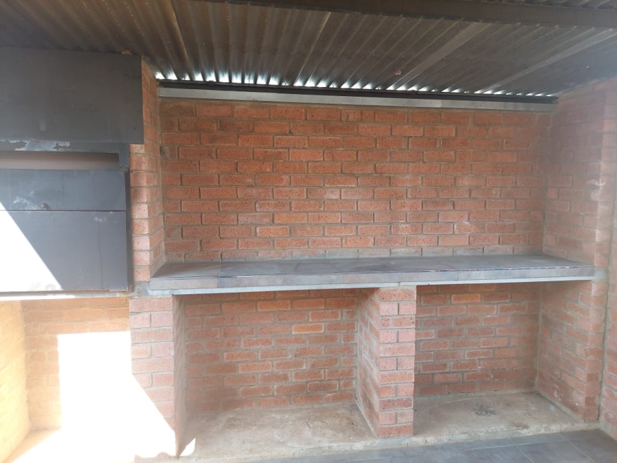 To Let 2 Bedroom Property for Rent in Meiringspark North West